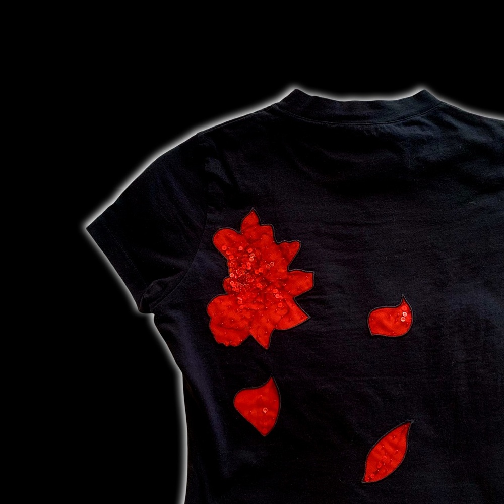 Vintage Christian Dior Black and Red J’adore Dior Shirt - Picture 11 of 14